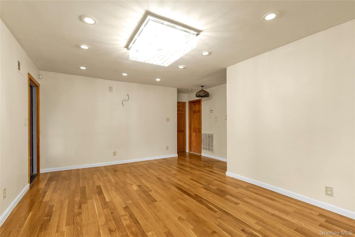 Chandelier, Empty room, Interior, Recessed Lighting, Wood Texture Flooring