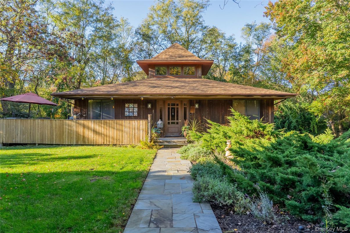 Exterior, Facade, None