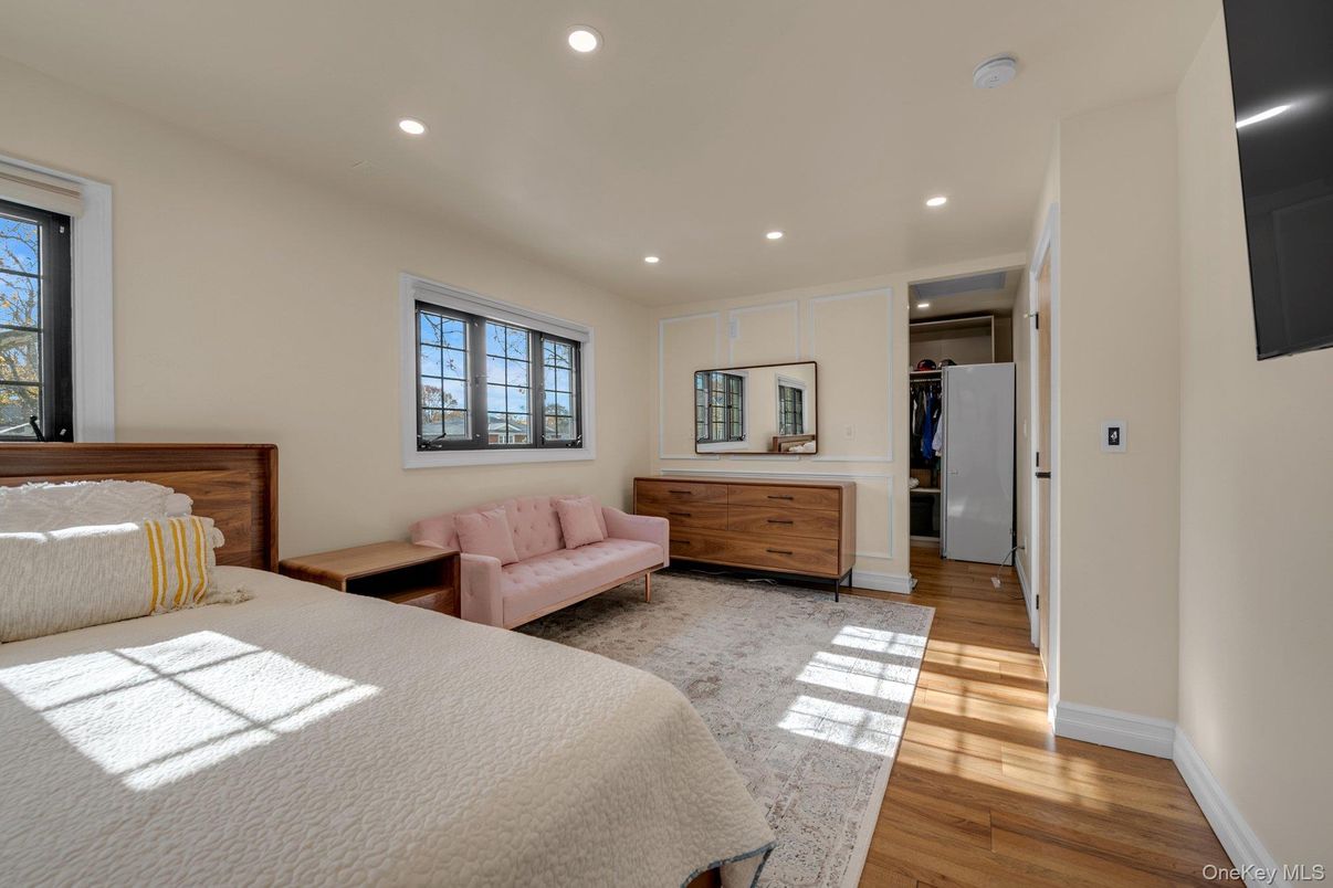 Bedroom, Interior, Recessed Lighting, Wood Texture Flooring