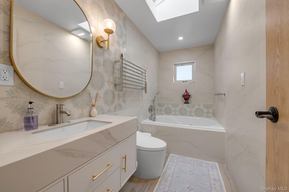 Bathroom, Interior, Marble Walls, Recessed Lighting
