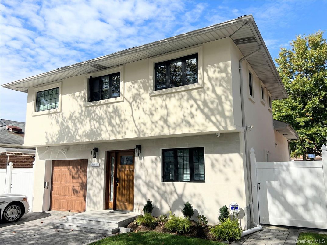 Attached, Exterior, Facade, Farmhouse