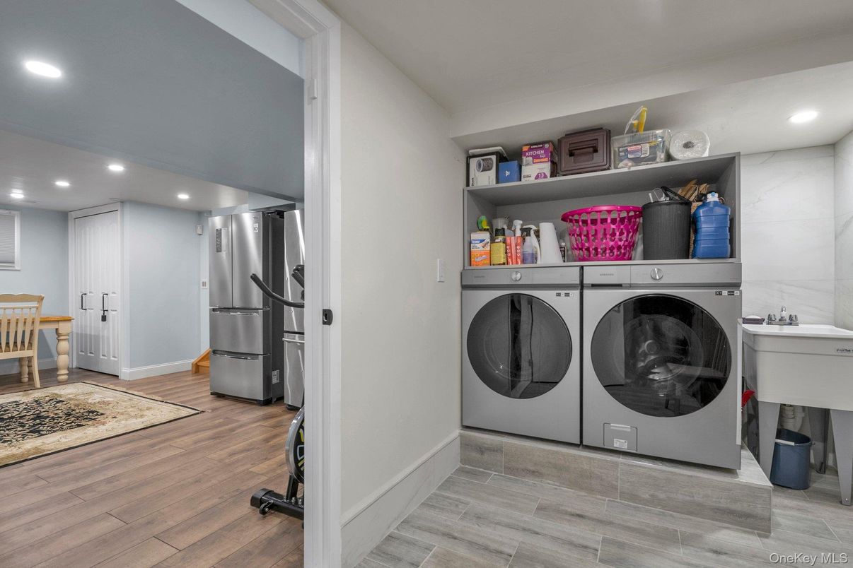 Interior, Recessed Lighting, Utility Closets, Washer, Wood Texture Flooring