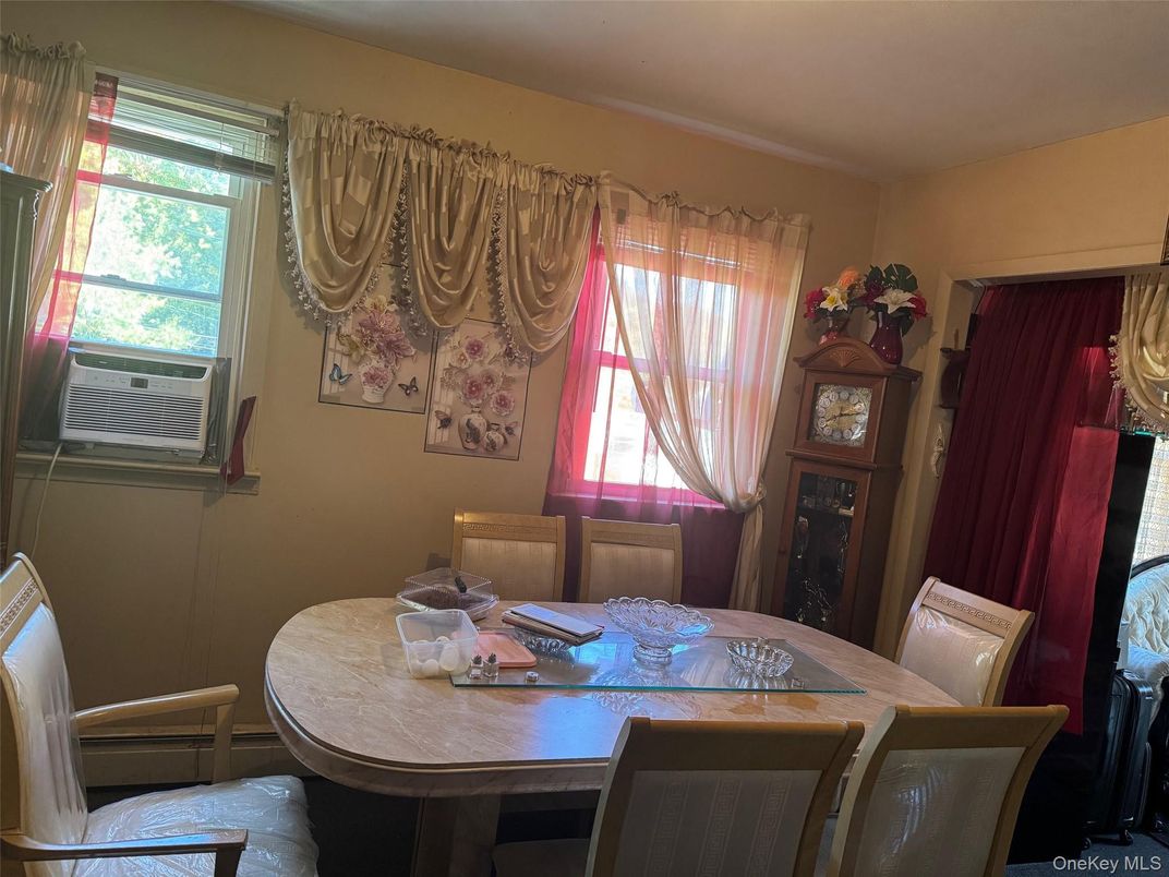 Dining room, Interior