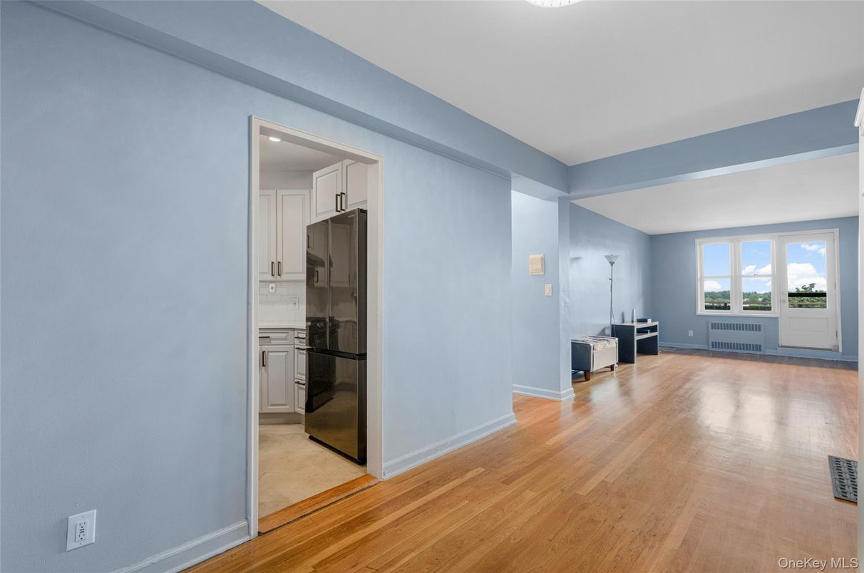 Empty room, Interior, Kitchen, Recessed Lighting, Wood Texture Flooring