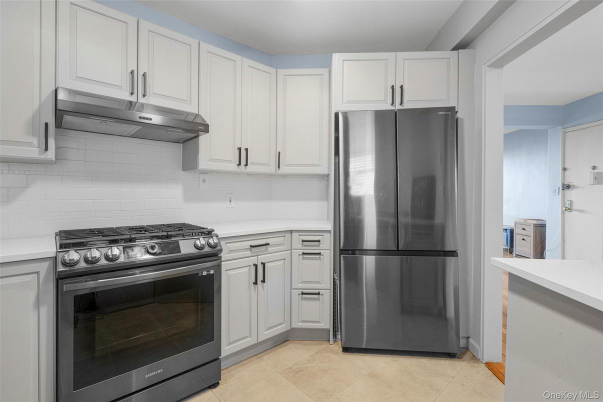 Interior, Kitchen, Stainless Steel Appliances