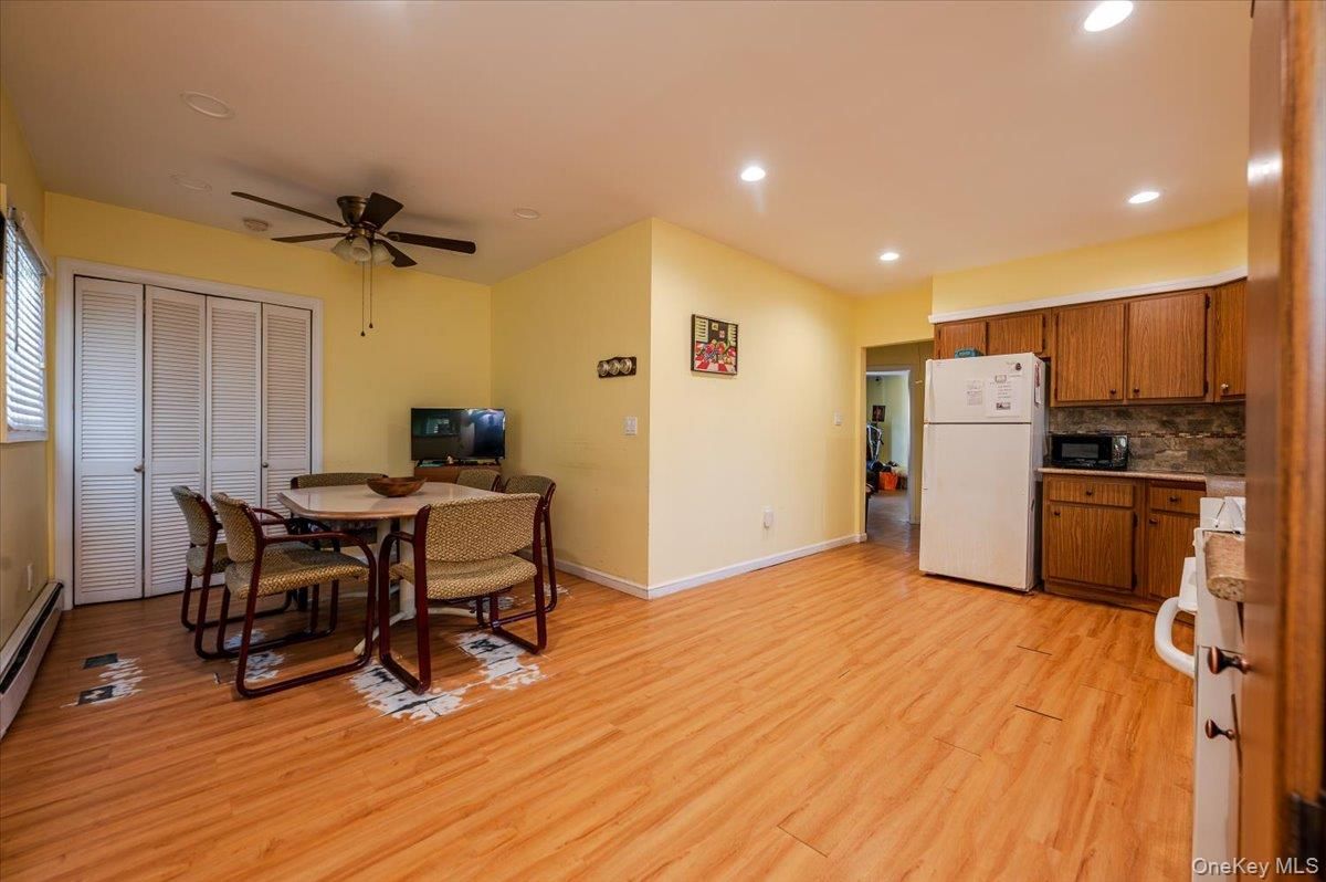 Dining room, Interior, Kitchen, Recessed Lighting, Wood Texture Flooring