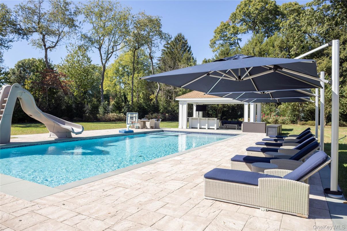 Exterior, Playground, Pool