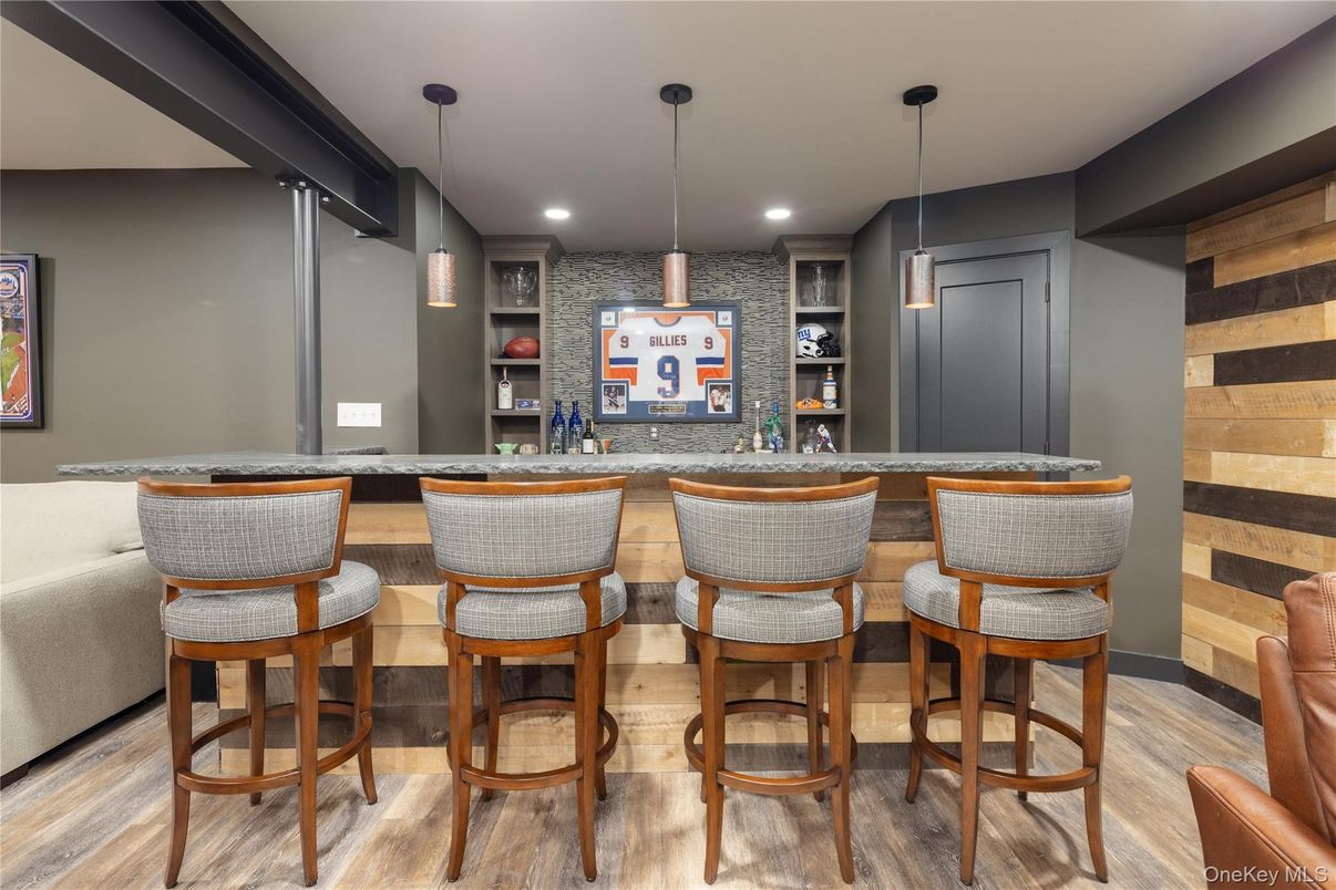 Interior, Pendant Lights, Recessed Lighting, Wood Texture Flooring