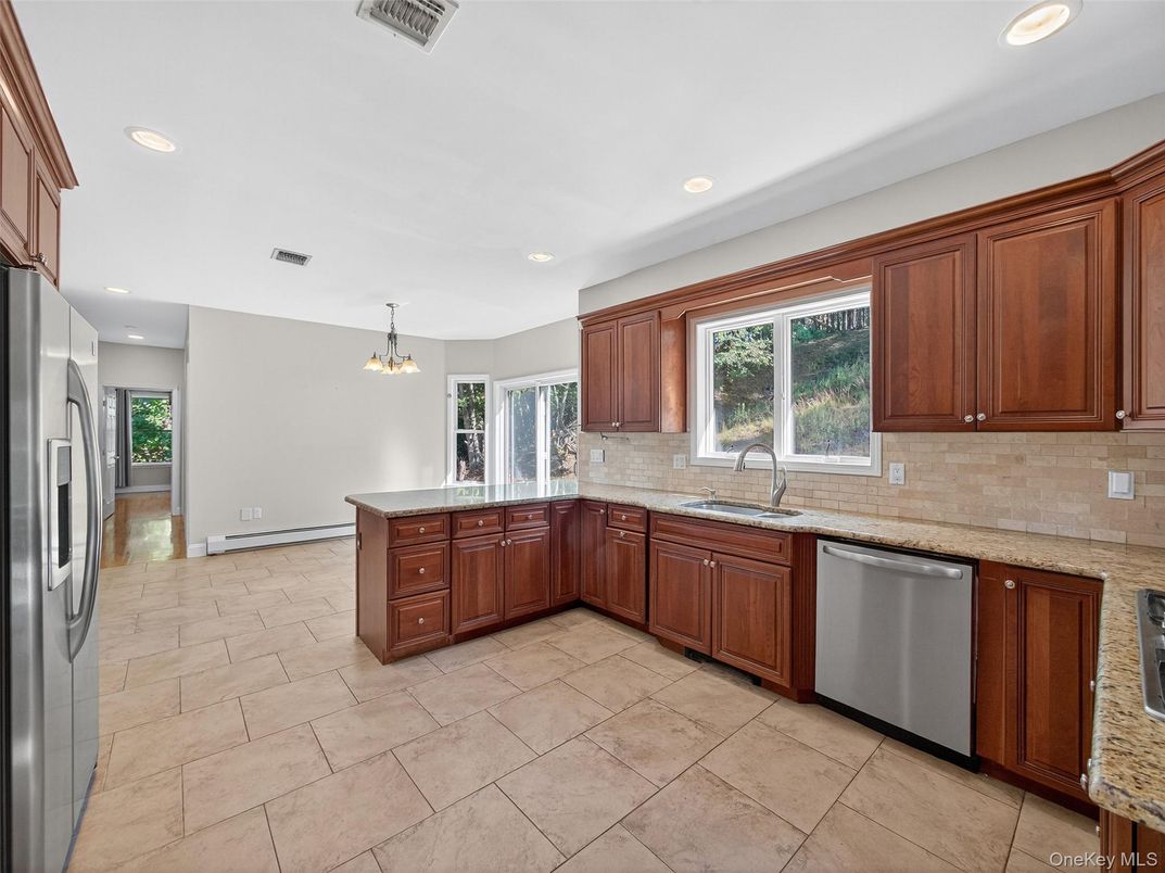 Interior, Kitchen, Pendant Lights, Recessed Lighting, Stainless Steel Appliances