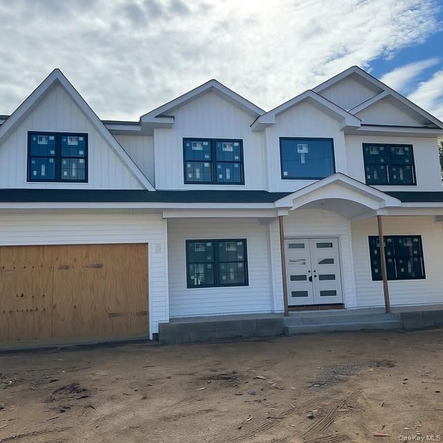 Attached, Exterior, Facade, Farmhouse