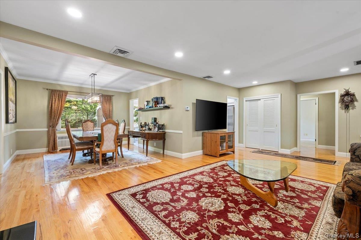 Chandelier, Dining room, Interior, Recessed Lighting, Wood Texture Flooring