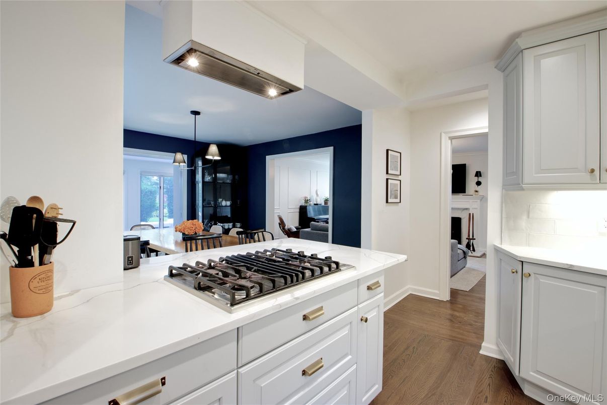 Dining room, Interior, Kitchen, Pendant Lights, Wood Texture Flooring