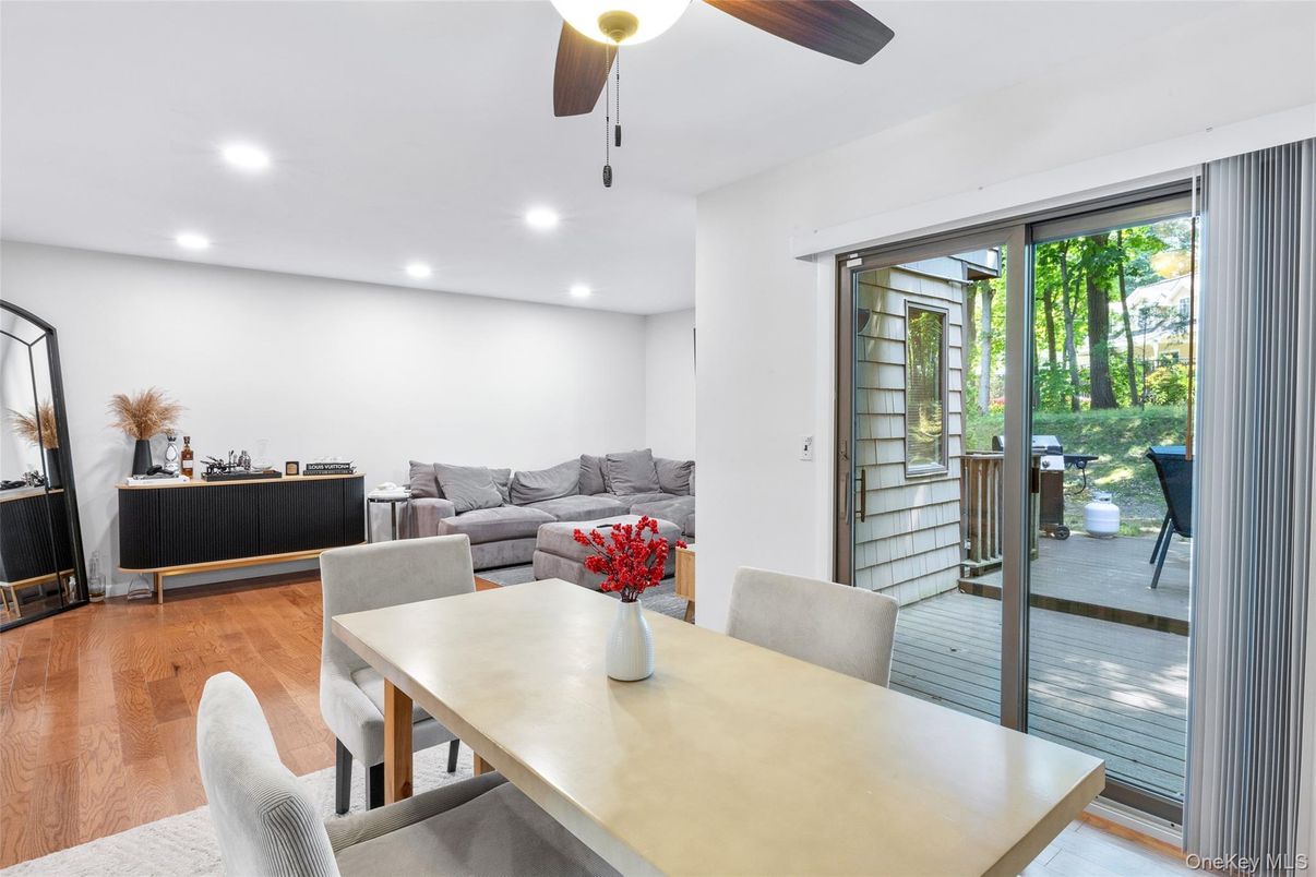 Dining room, Interior, Living room, Recessed Lighting, Wood Texture Flooring