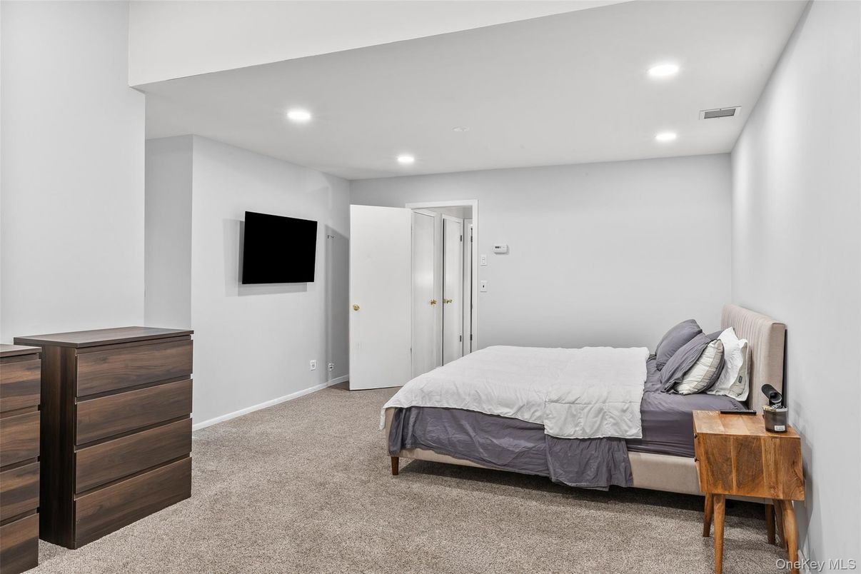 Bedroom, Interior, Recessed Lighting