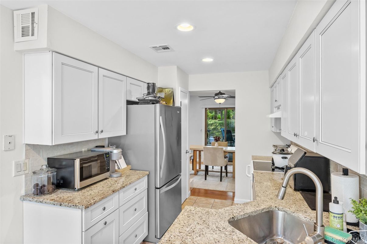 Dining room, Interior, Kitchen, Recessed Lighting