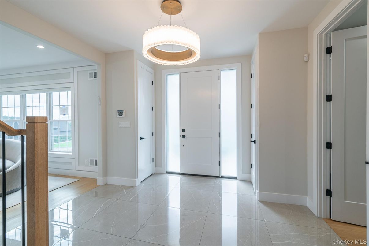 Interior, Pendant Lights, Recessed Lighting, Wood Texture Flooring