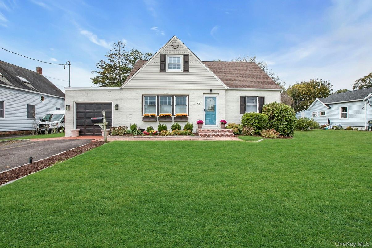 Backyard, Exterior, Facade, Farmhouse