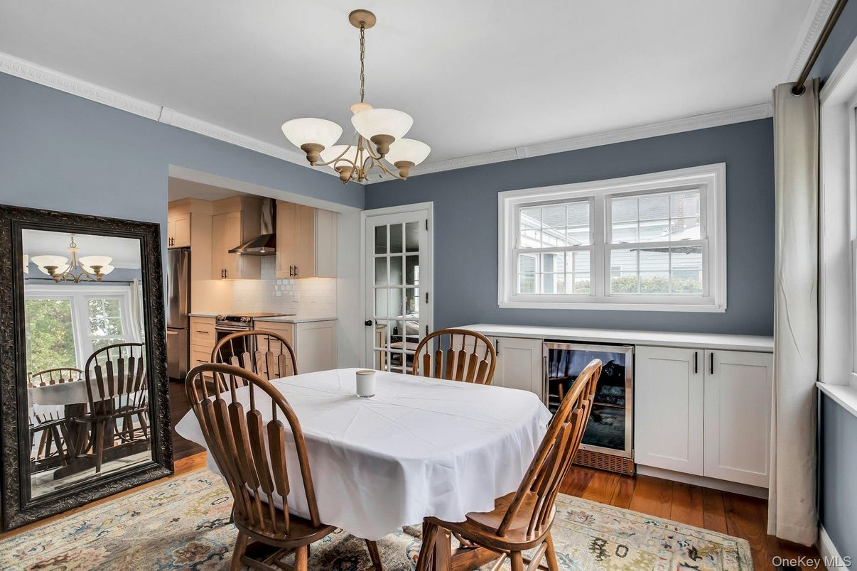 Chandelier, Dining room, Interior, Kitchen, Wood Texture Flooring
