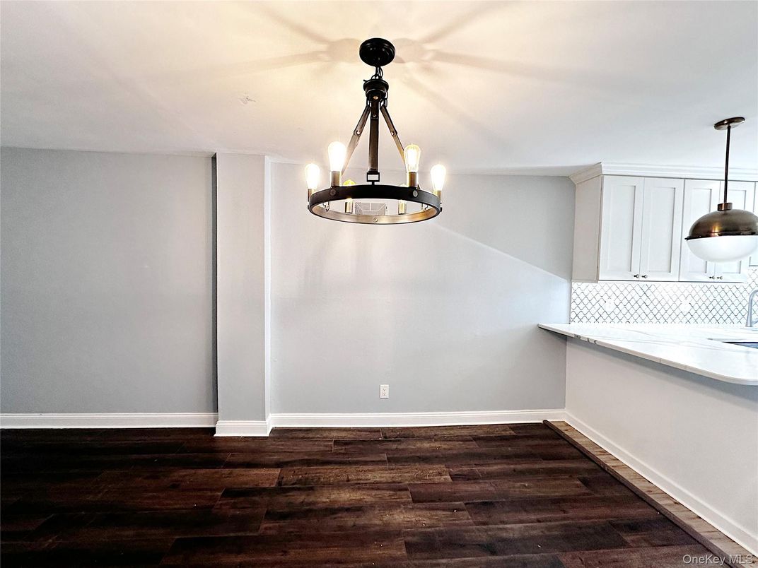 Interior, Pendant Lights, Wood Texture Flooring