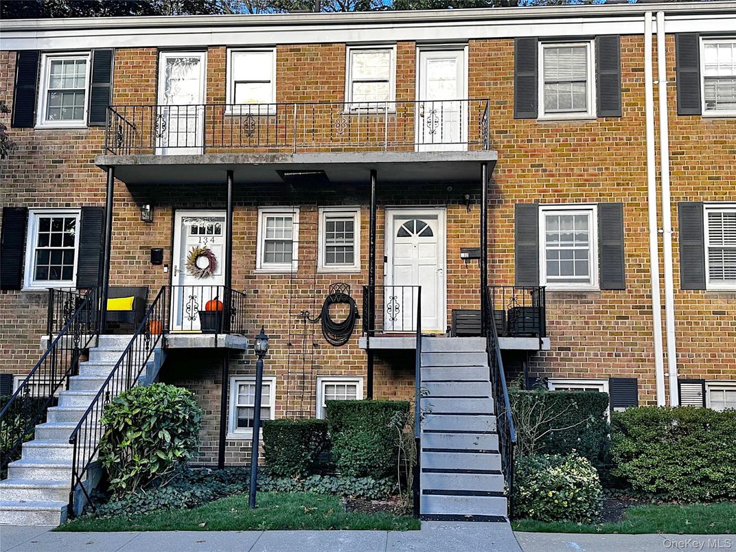 Exterior, Facade, Brick Facade, Rowhouse