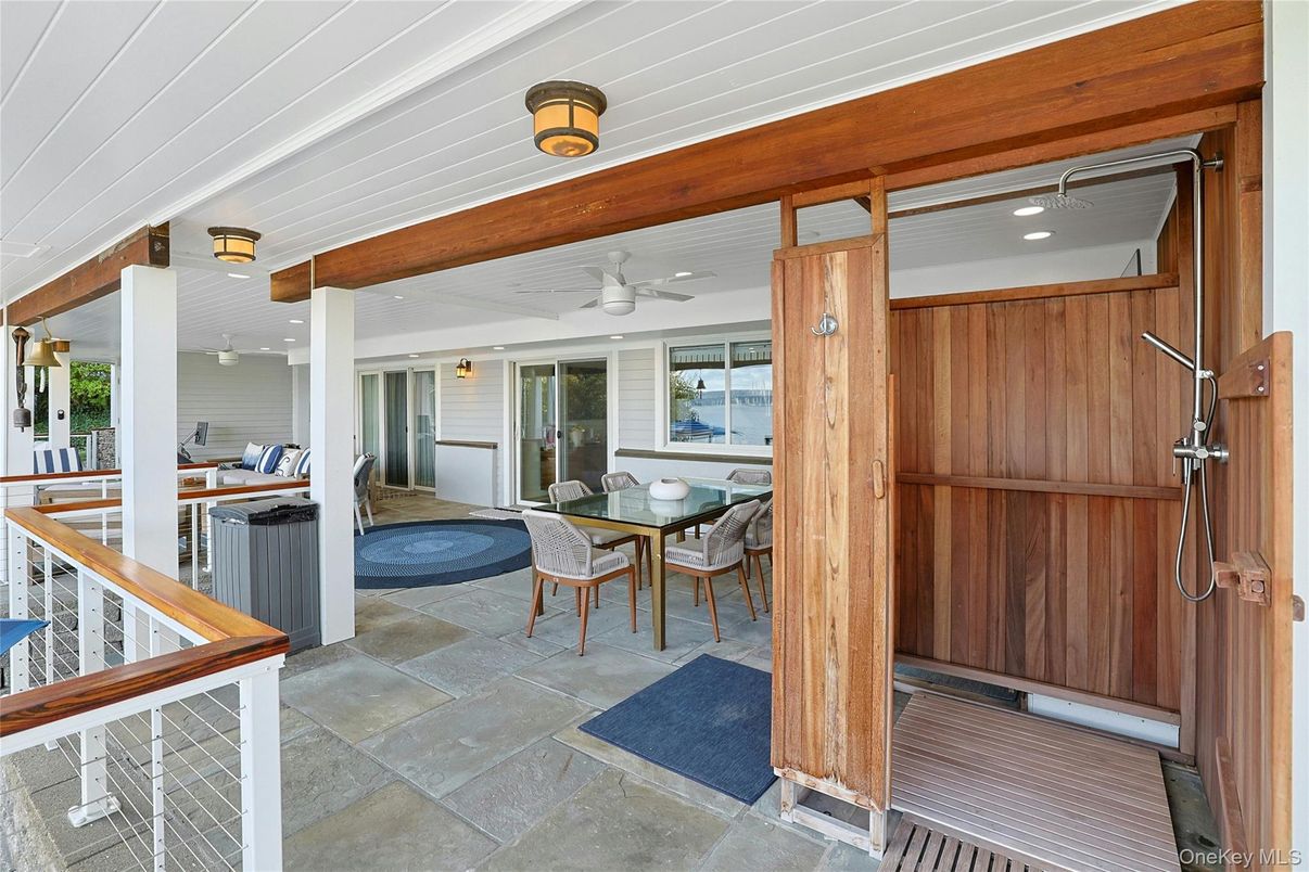 Dining room, Interior, Recessed Lighting