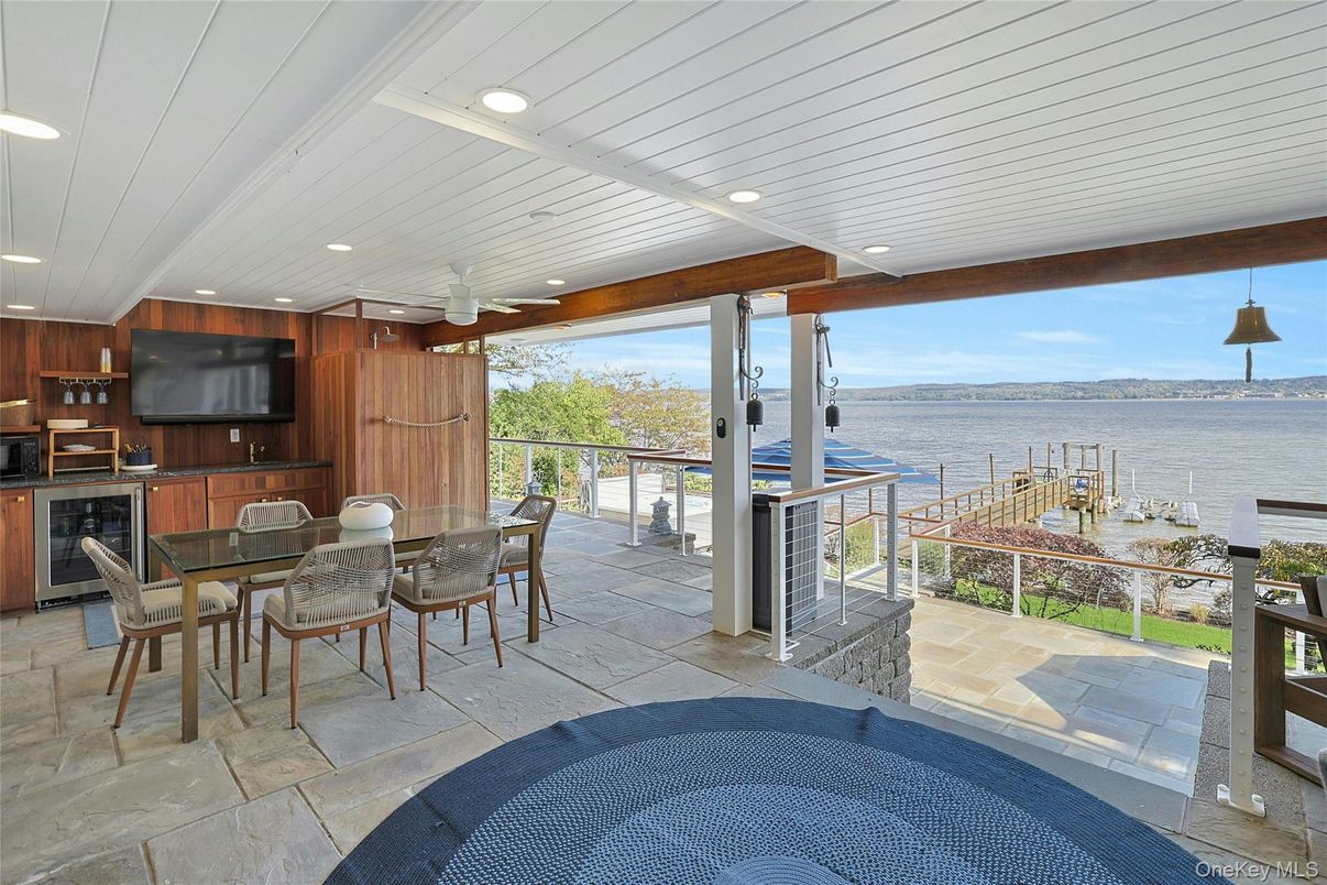 Dining room, Interior, Recessed Lighting, Water