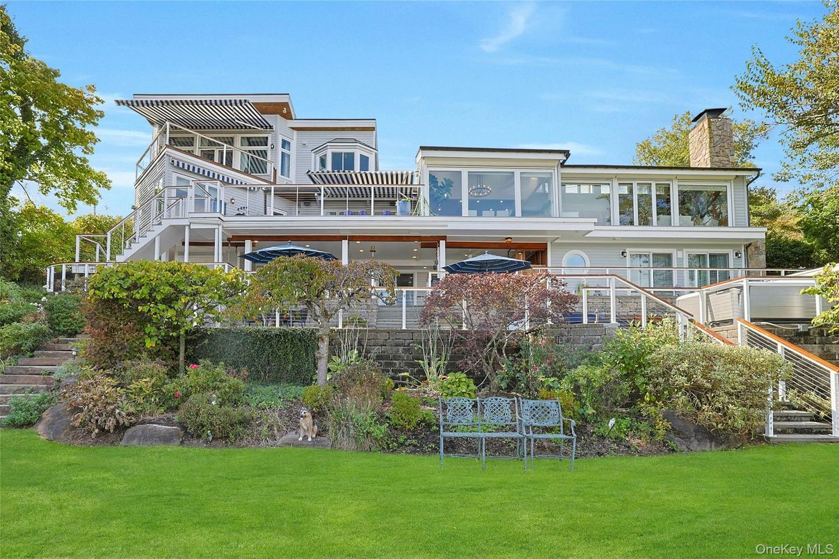 Backyard, Exterior, Facade, American Foursquare
