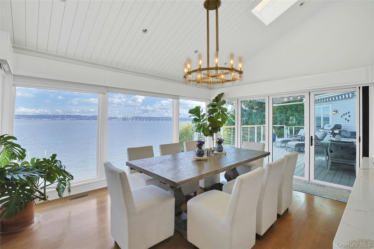 Chandelier, Dining room, Interior, Pendant Lights, Water, Wood Texture Flooring