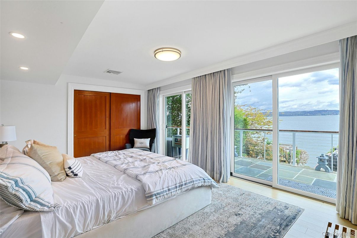 Bedroom, Interior, Recessed Lighting, Water, Wood Texture Flooring