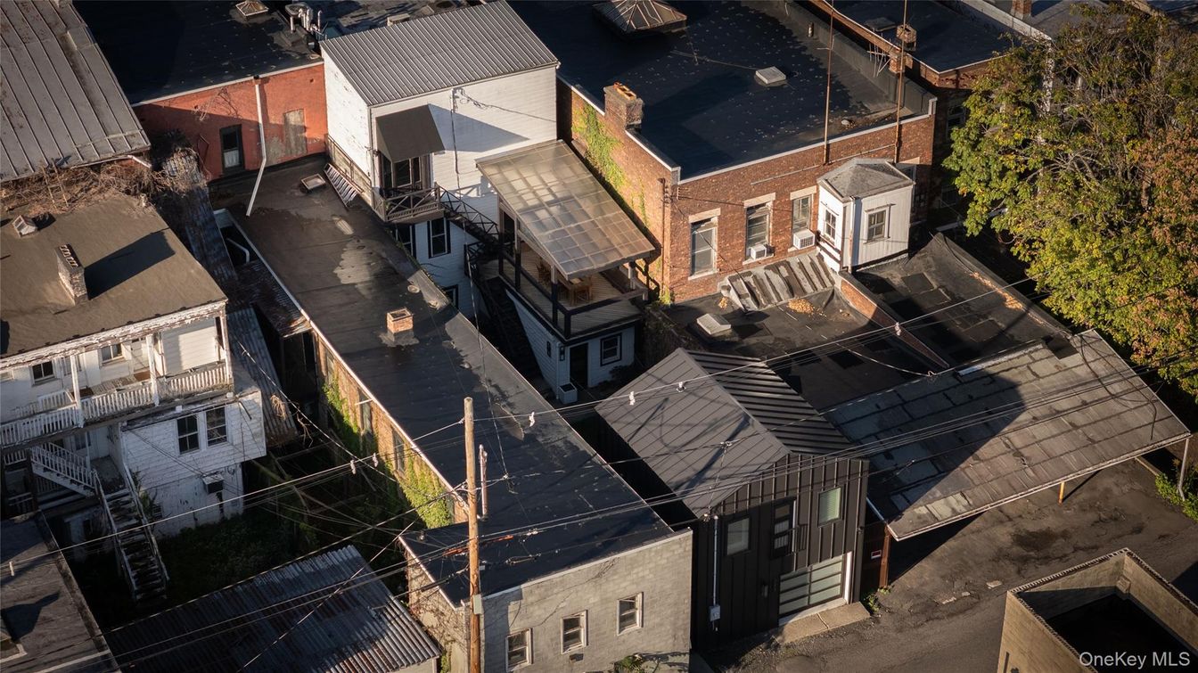 Exterior, Drone
