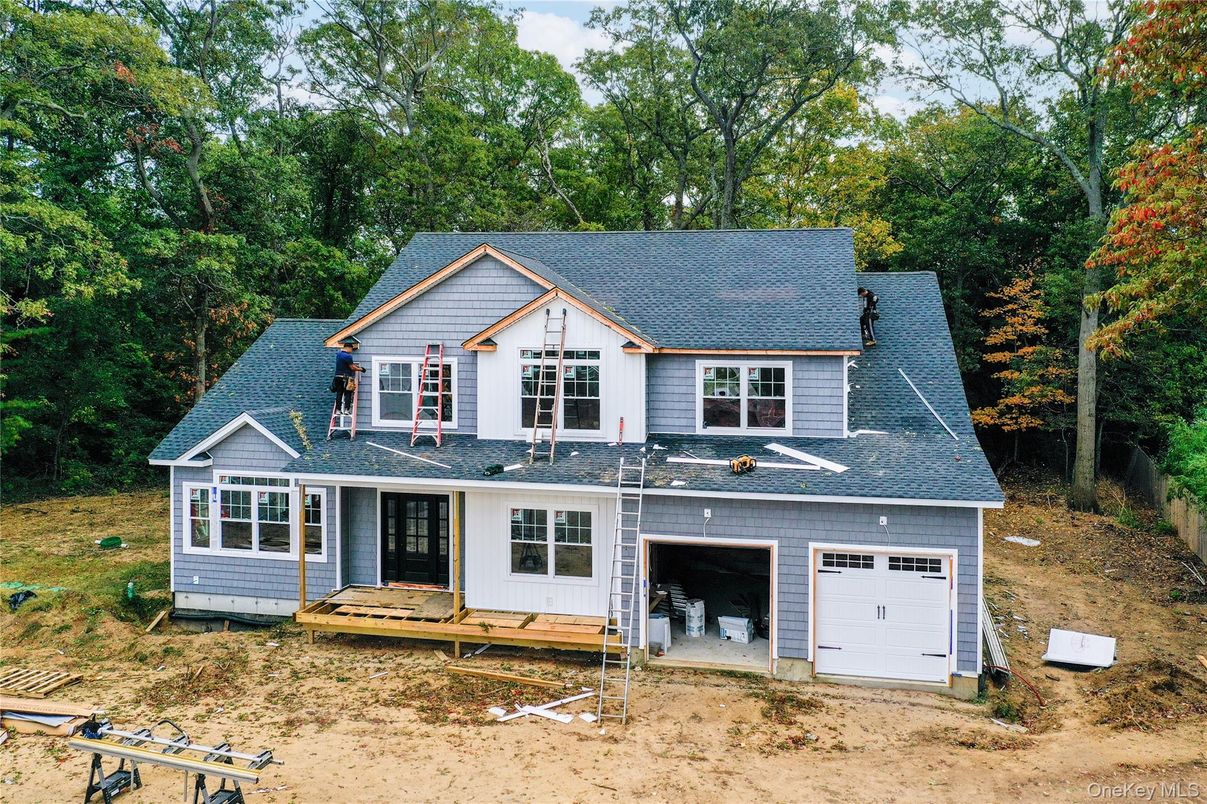 Attached, Exterior, Facade, Farmhouse