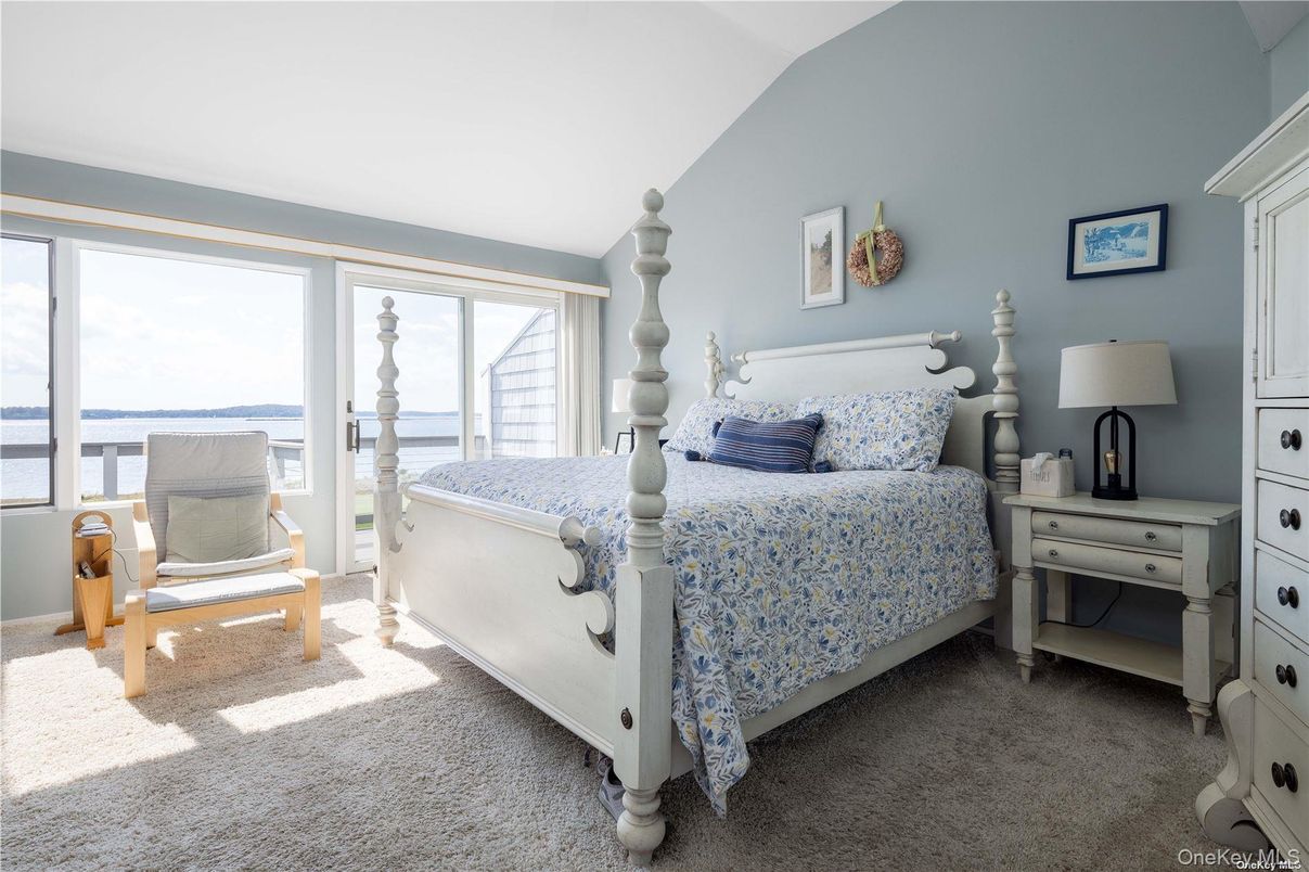 Bedroom, Interior, Water