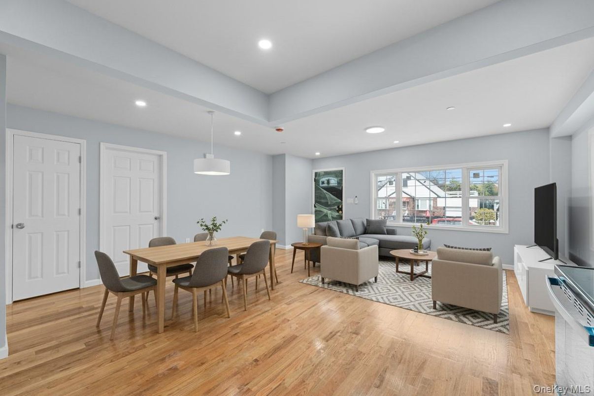 Dining room, Interior, Living room, Pendant Lights, Recessed Lighting, Wood Texture Flooring