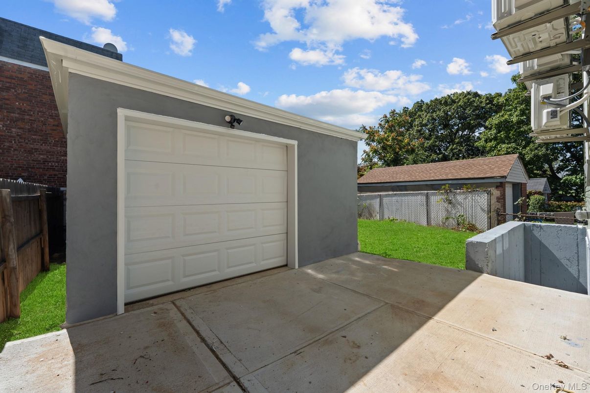 Detached Garage, Exterior