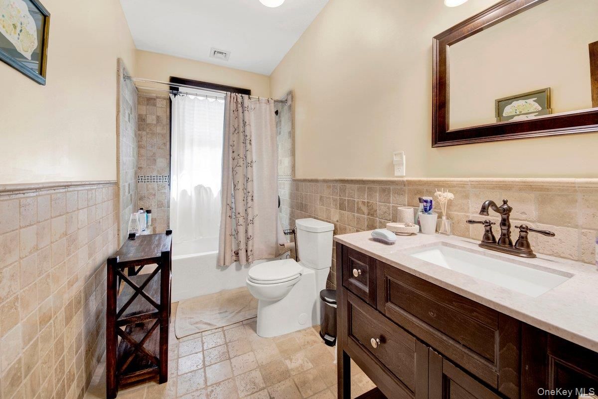Bathroom, Interior, Recessed Lighting, Stone Walls