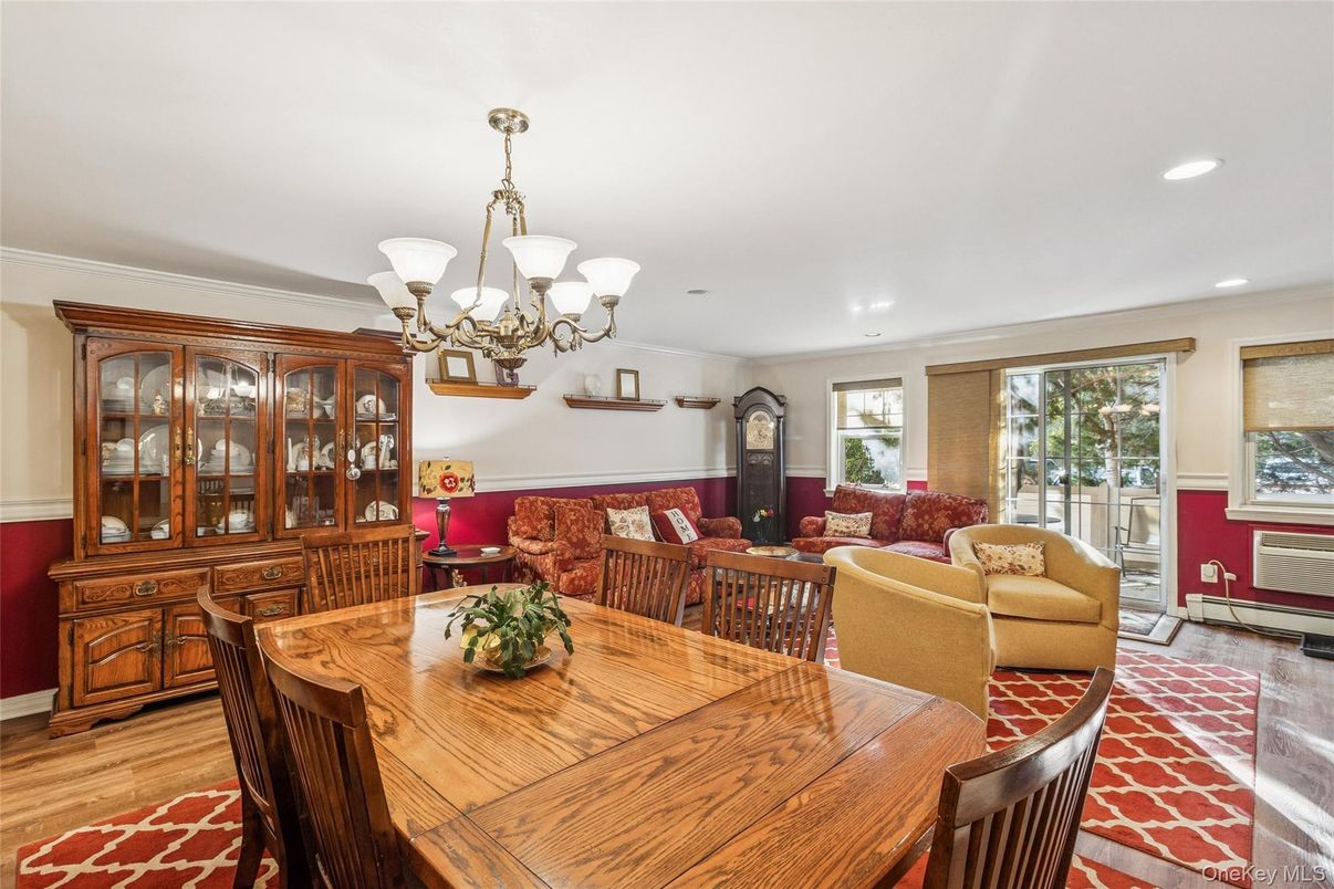 Chandelier, Dining room, Interior, Living room, Recessed Lighting, Wood Texture Flooring