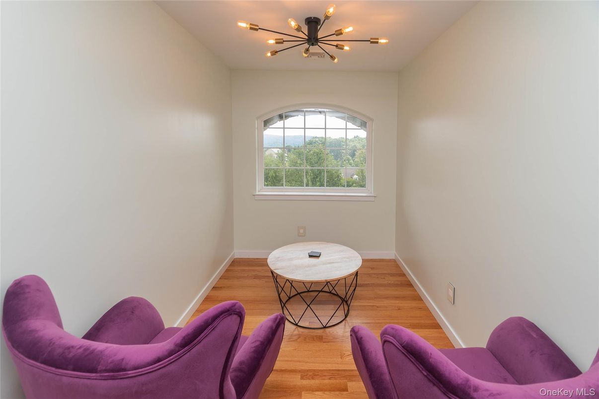 Interior, Pendant Lights, Wood Texture Flooring
