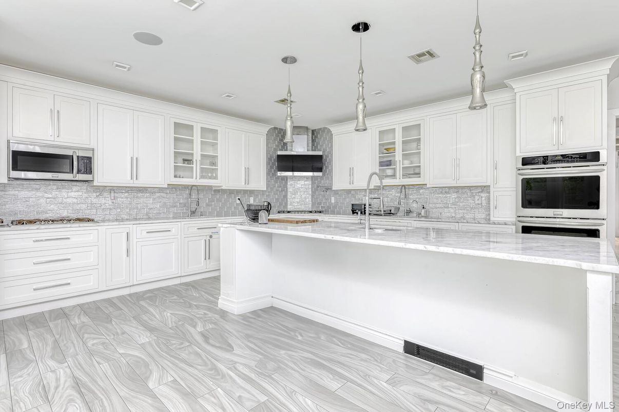 Interior, Kitchen, Pendant Lights, Recessed Lighting, Stainless Steel Appliances