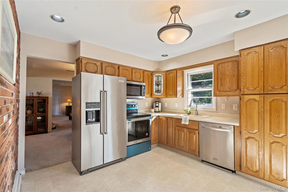 Interior, Kitchen, Pendant Lights, Recessed Lighting, Stainless Steel Appliances