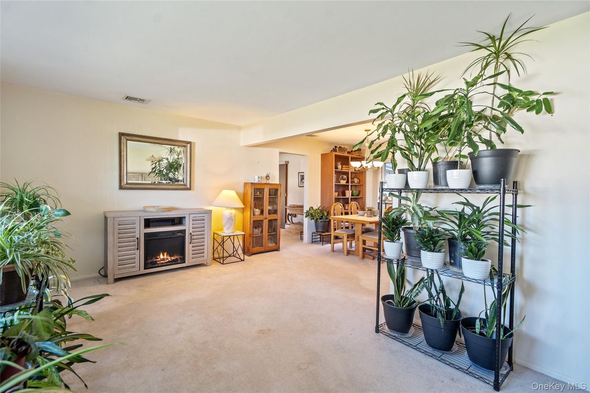 Dining room, Fireplace, Interior