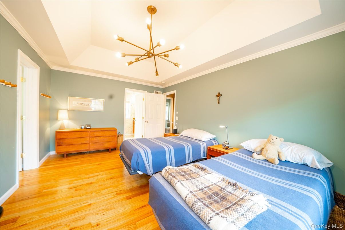 Bedroom, Interior, Pendant Lights, Wood Texture Flooring