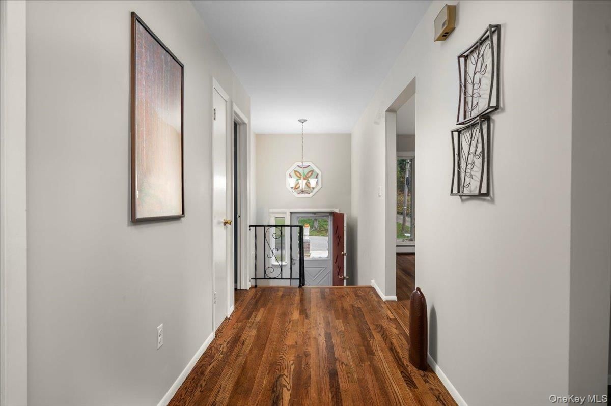 Interior, Pendant Lights, Wood Texture Flooring