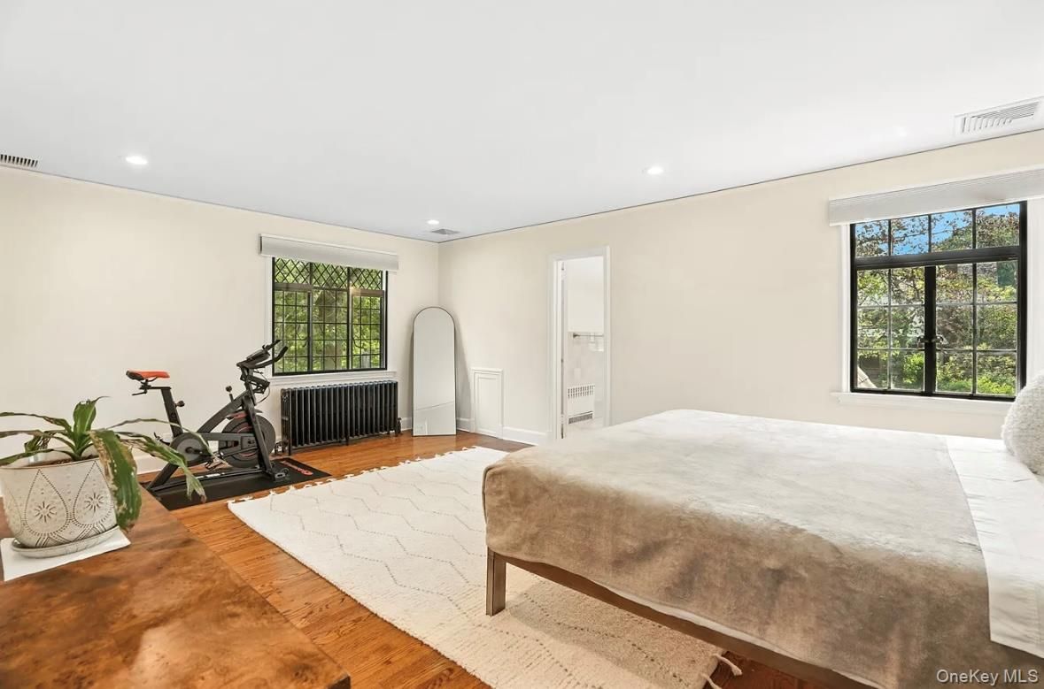 Bedroom, Fitness Equipment, Interior, Recessed Lighting, Wood Texture Flooring