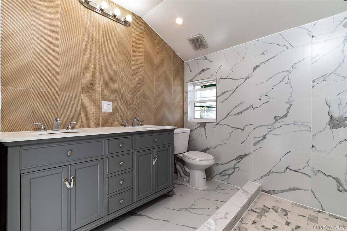Bathroom, Interior, Marble, Marble Walls, Recessed Lighting