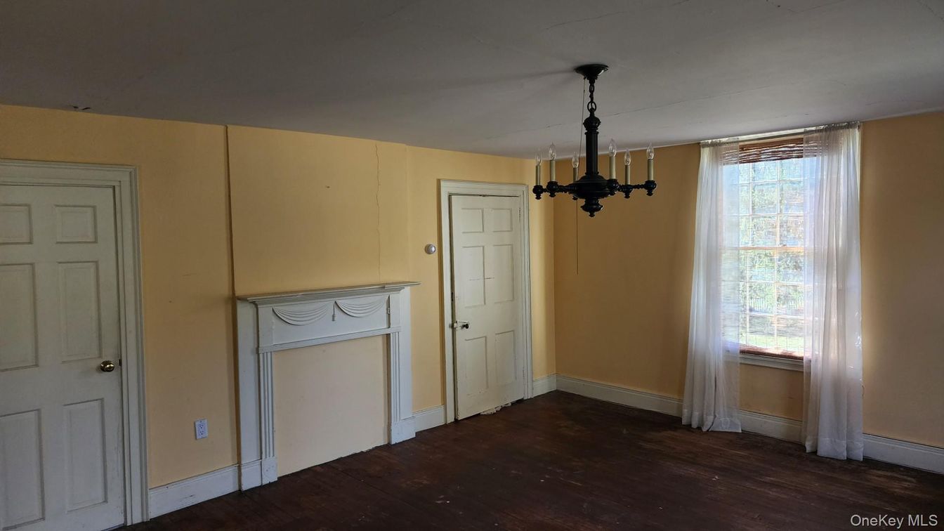 Empty room, Interior, Pendant Lights, Wood Texture Flooring