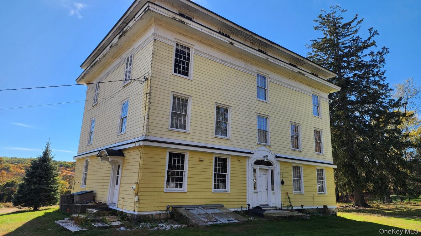 Exterior, Facade, Georgian