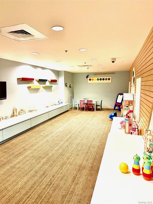 Dining room, Interior, Recessed Lighting