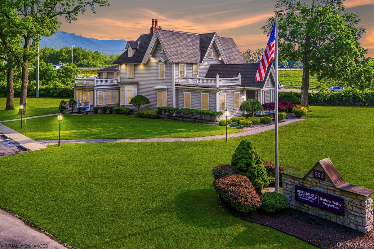 Backyard, Exterior, Facade, Queen Anne Victorian