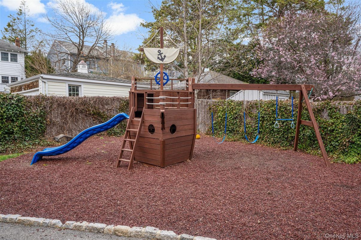 Backyard, Exterior, Playground