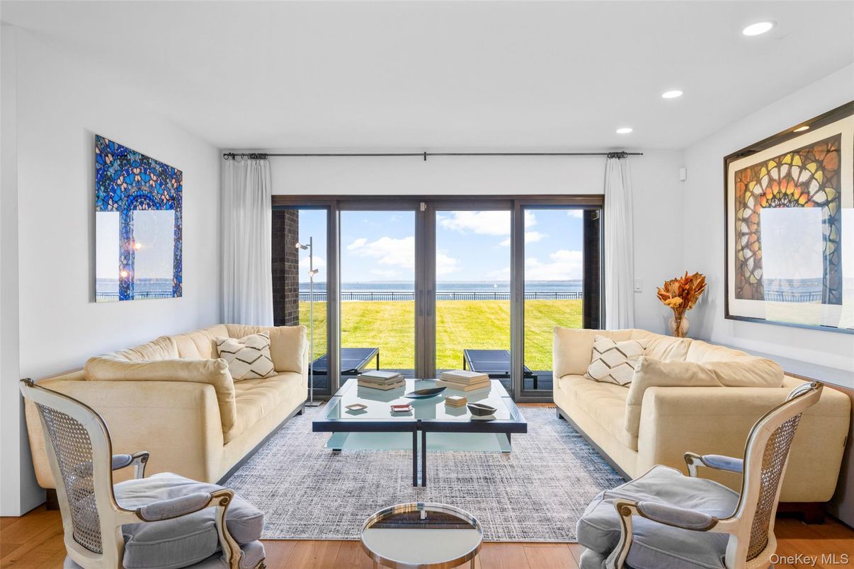 Interior, Living room, Recessed Lighting, Water, Wood Texture Flooring